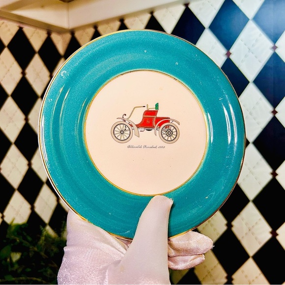 Vintage Set (5) Harker Pottery Co. Antique Automobile Plates – 22K Gold Rim - Picture 5 of 10